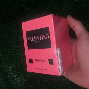 Valentino Donna Born in Roma Intense Pink Box
